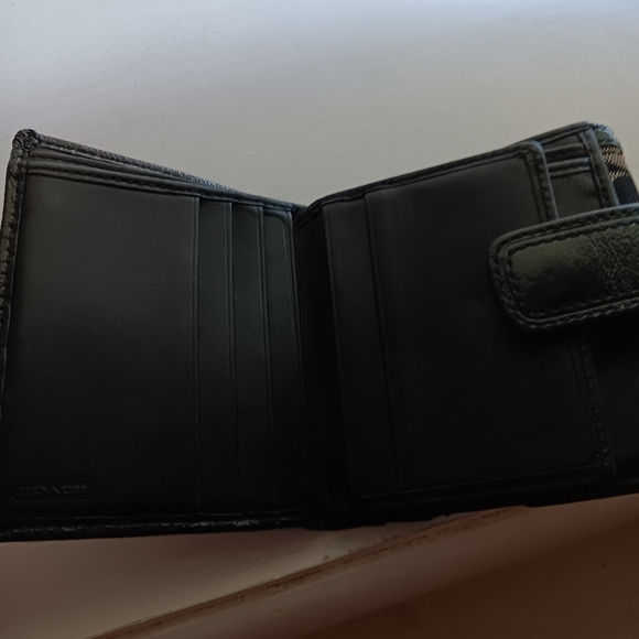 COACH COMPACT WALLET - Picture 10 of 13